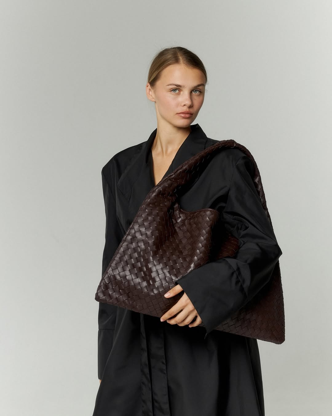 Aster | Women’s Oversized Coffee Shoulder Bag