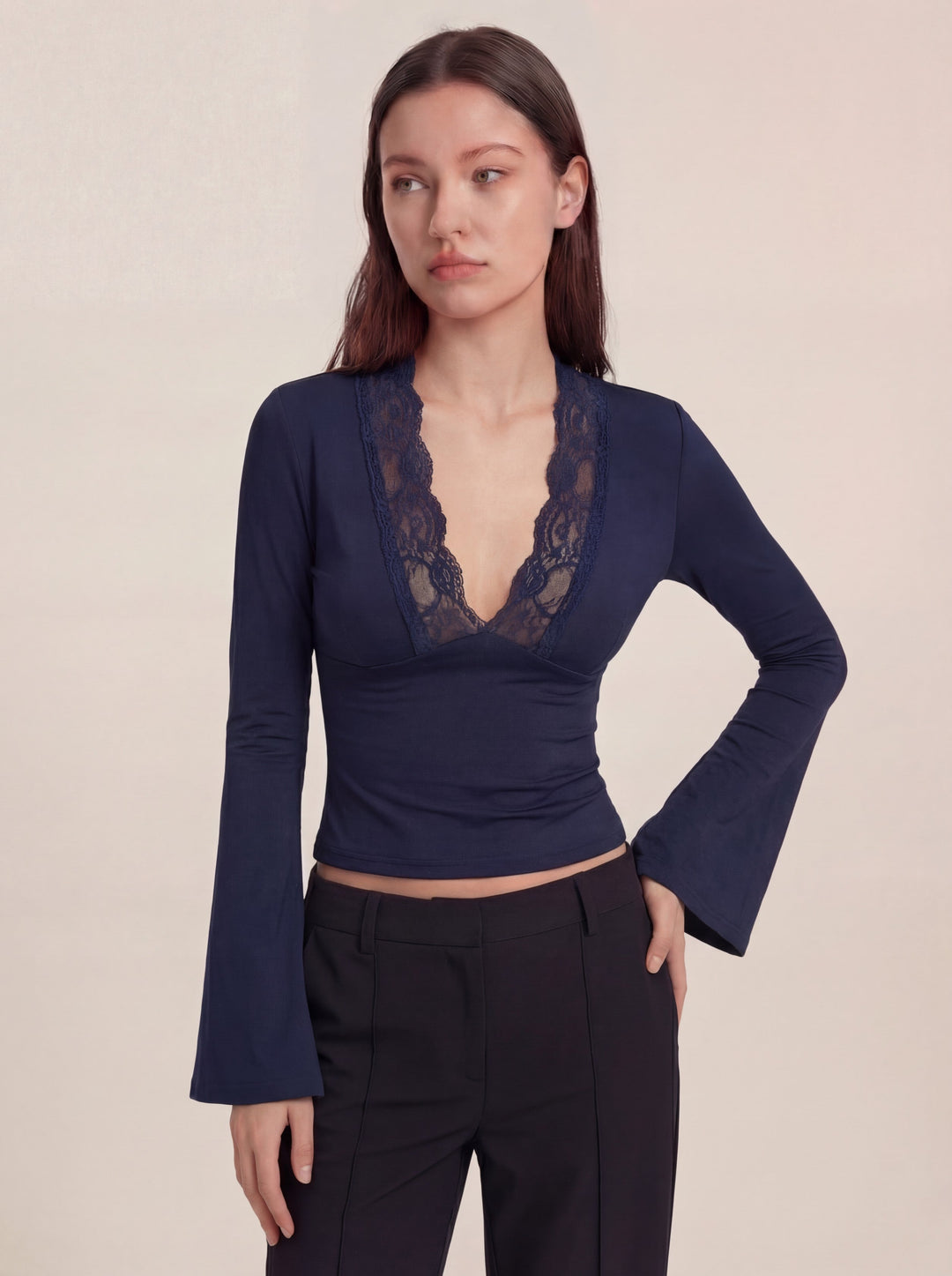 Navy | Women’s Trim Long Sleeve V-Neck Fitted Top