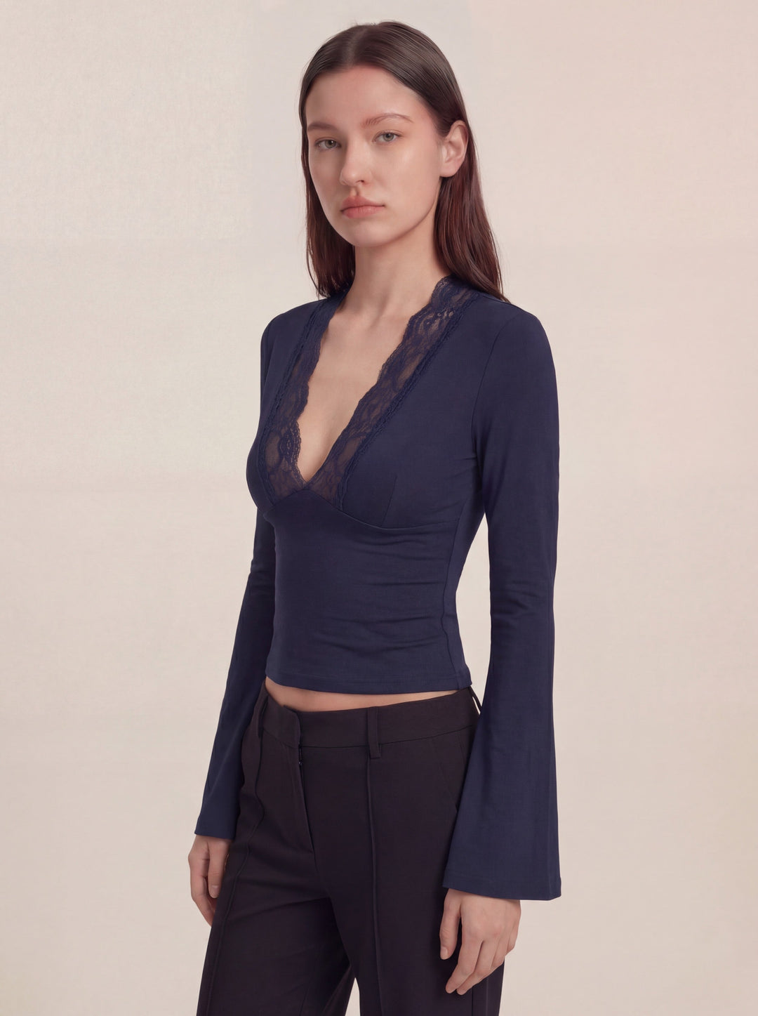 Navy | Women’s Trim Long Sleeve V-Neck Fitted Top